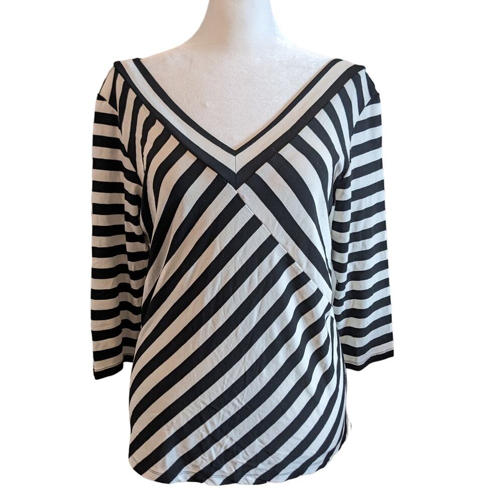 Yansi Fugel Black and White Striped Classic V-Neck Top Medium